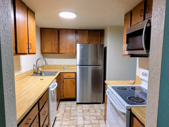 14331 124th Ave NE APT C33, Kirkland, WA 98034