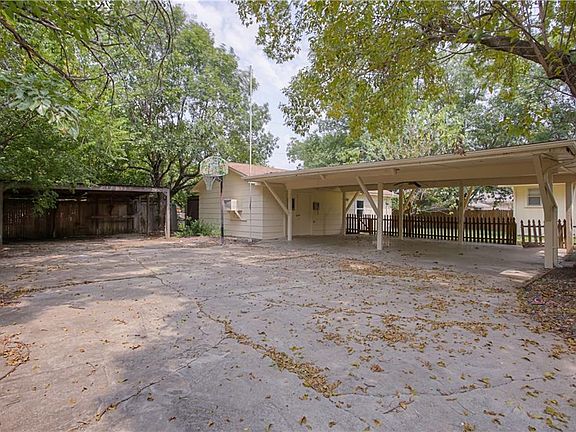 5th image of 518 Cherry Dr