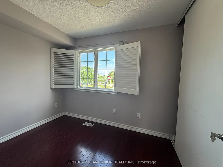 9544 Sheppard Ave E — Photo 9