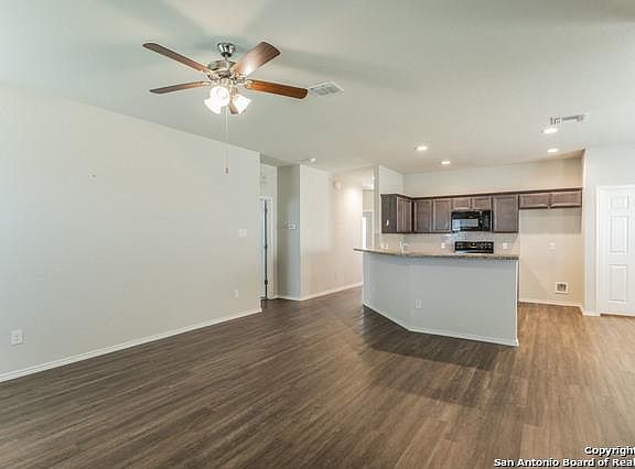 3rd image of 552 Long Leaf Dr