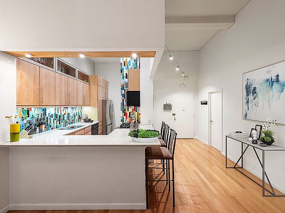 3rd image of 261 Broadway APT 2C
