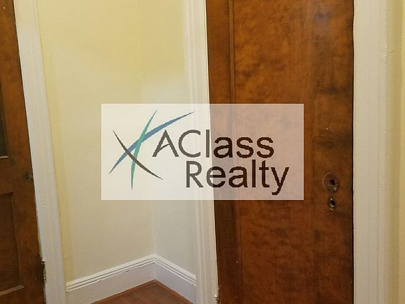 2nd image of 2129 41st St #2B