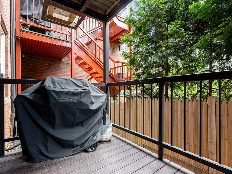 15 Henley St #A — Photo 19