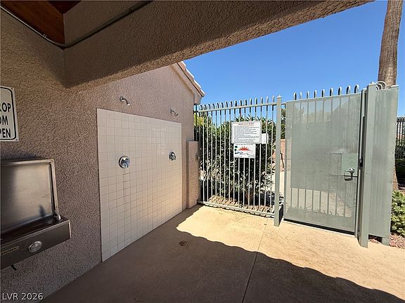5th image of 517 Crumpler Pl