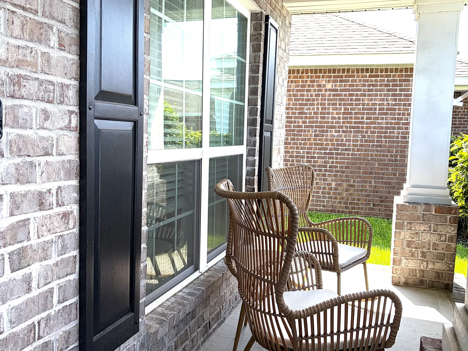 4 bed, 1977 sqft, $2,800 — Photo 2