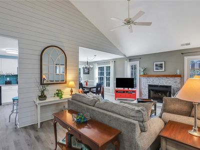70 Shipyard Dr APT 208, Hilton Head Island, SC, 29928
