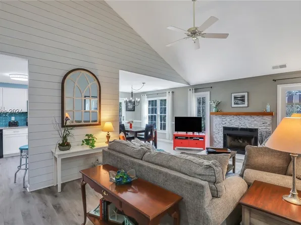 70 Shipyard Dr APT 208, Hilton Head Island, SC 29928