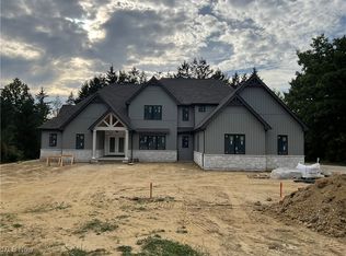 4720 Brainard Rd, Chagrin Falls, OH 44022