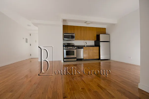 Rented by Bouklis Group | media 12
