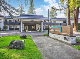 The Laurel at Mountain View (55+)