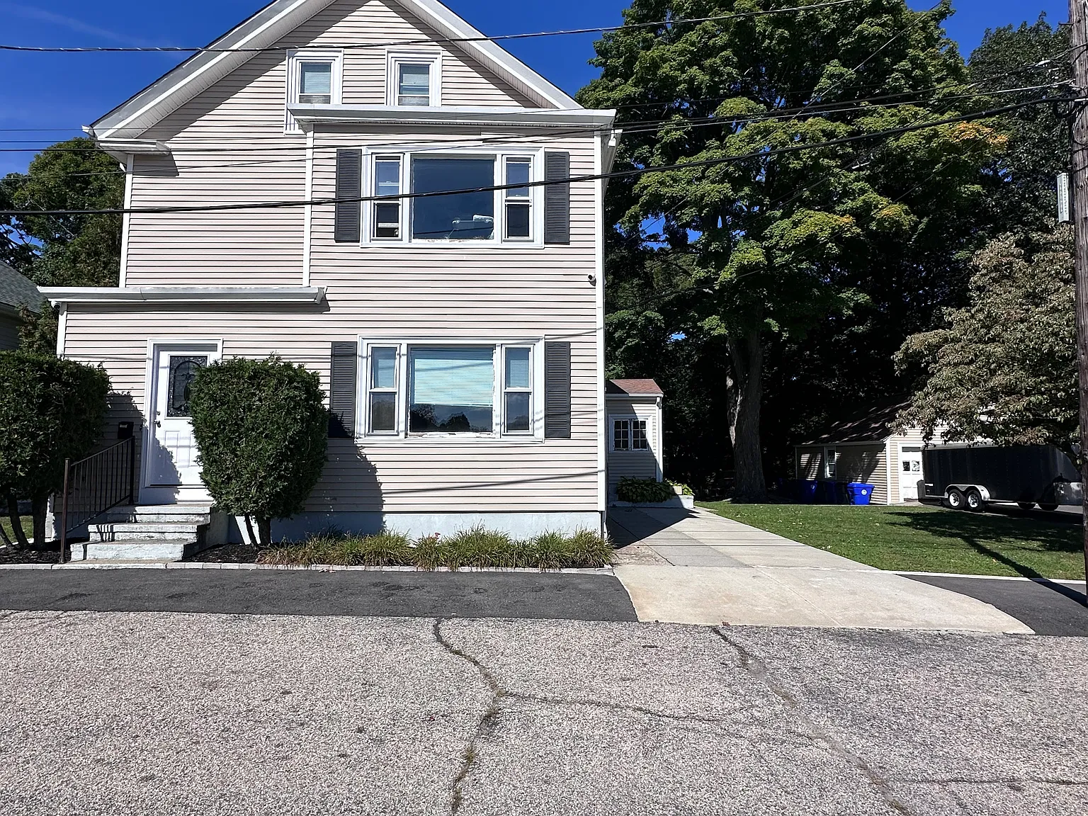 2 bed, 1113 sqft, $2,000 — Photo 1