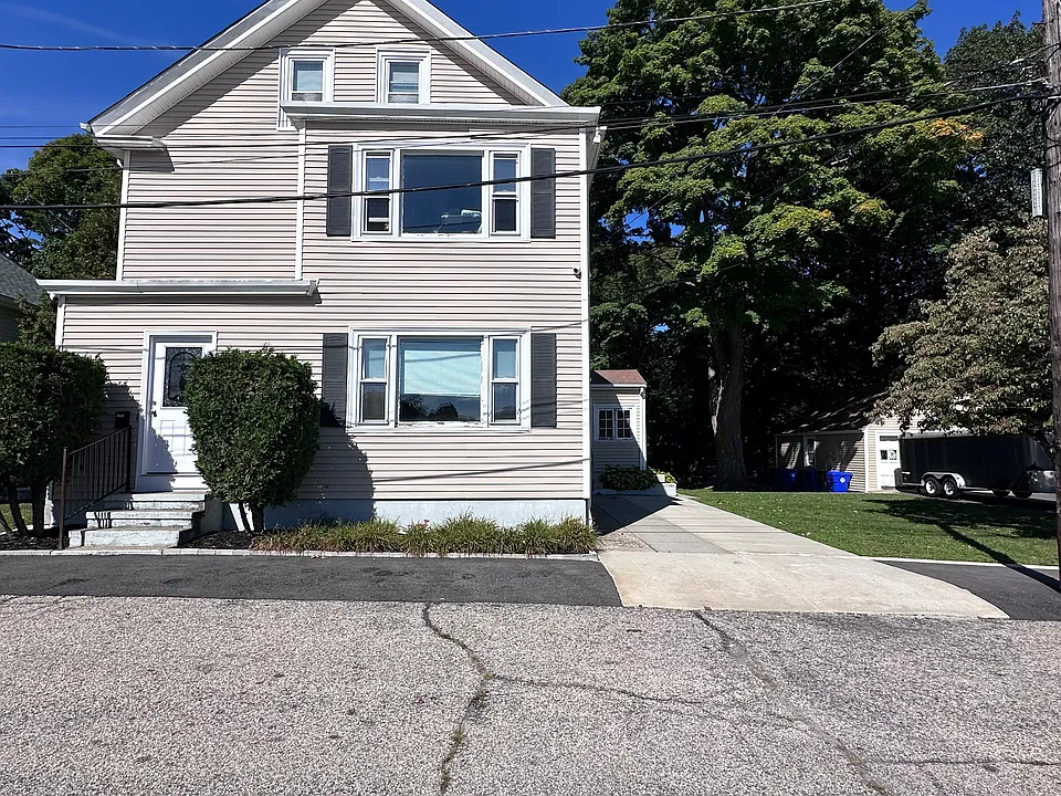 41 Burton St #1