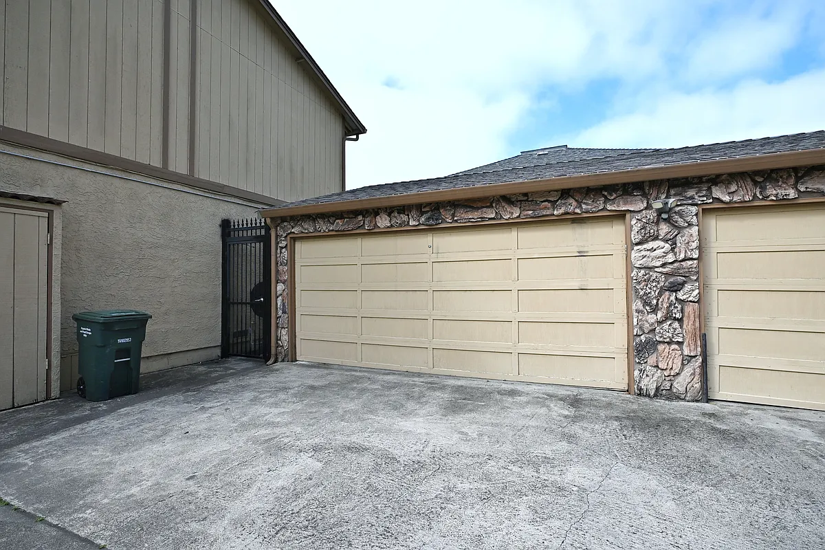 Building Photo - 463 W Estudillo Ave