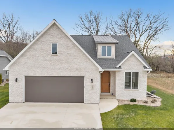 1780 Bobby Jones Dr, De Pere, WI 54115