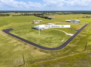 7915 Meteor Dr, Sealy, TX 77474
