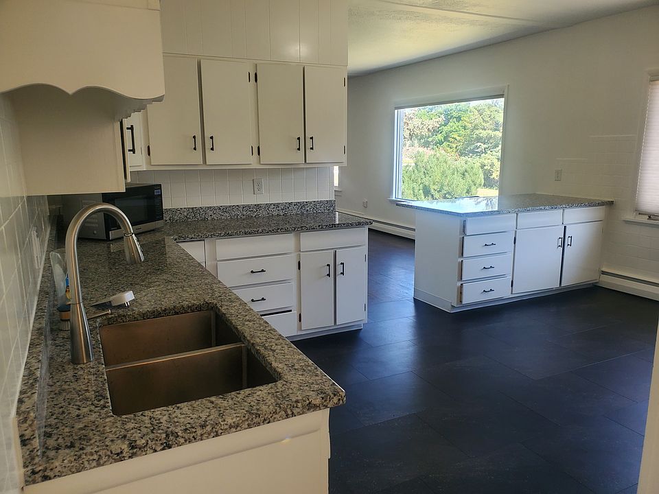 Kitchen Looking into Family Room