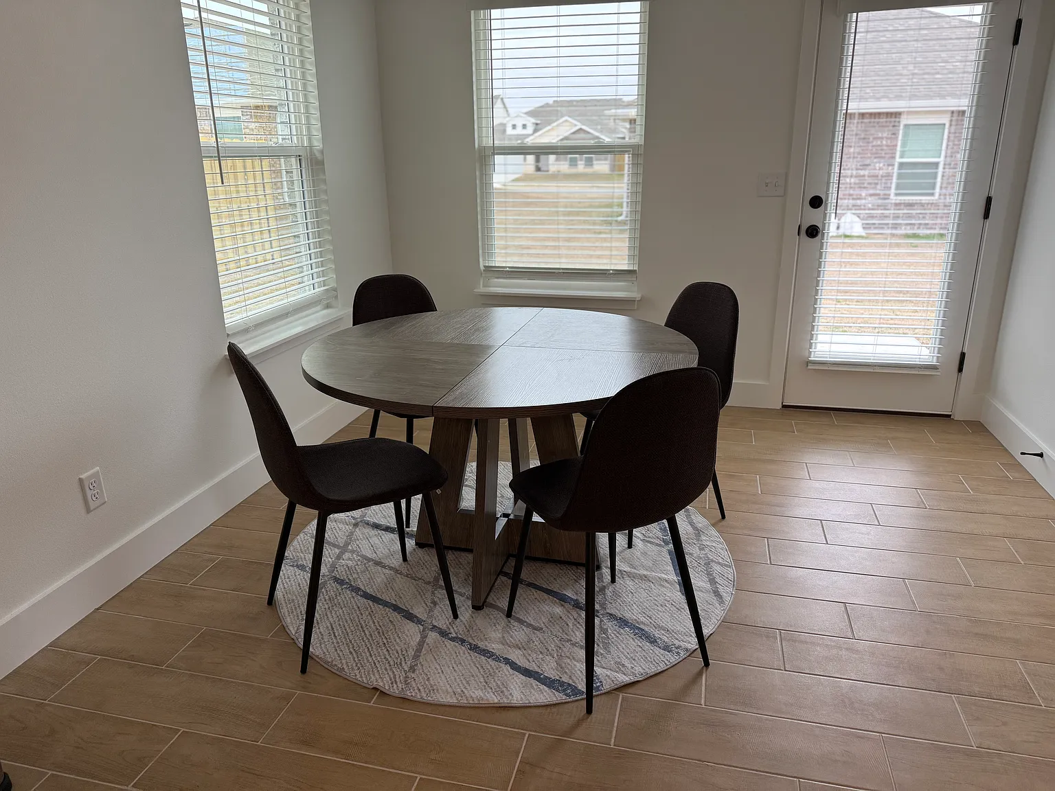 2111 Bluebonnet Ln — Photo 4