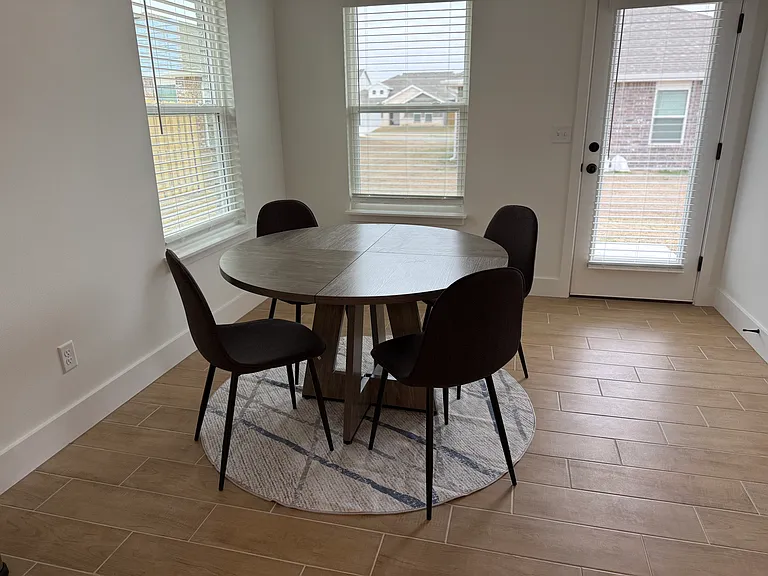 2111 Bluebonnet Ln — Photo 4