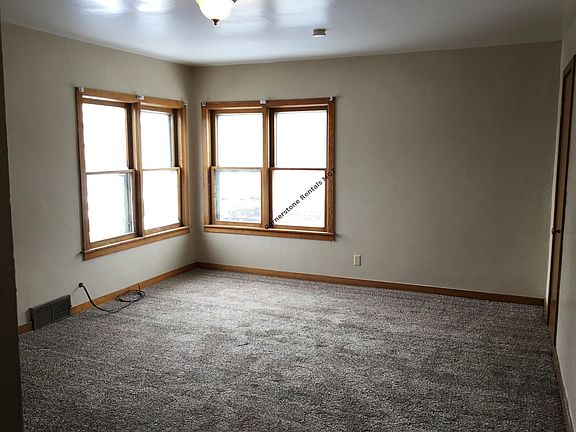 4th image of 458 3rd St NE #3