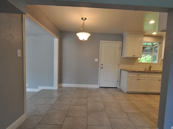 3rd image of 505 Wales Dr