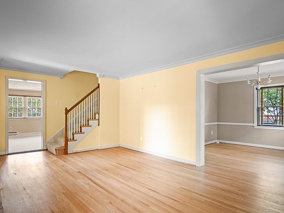 2nd image of 154 S Pershing Dr