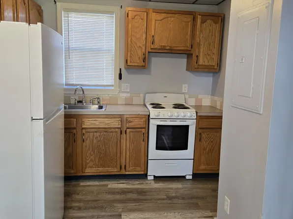 18 Clinton St #1R, Taunton, MA 02780
