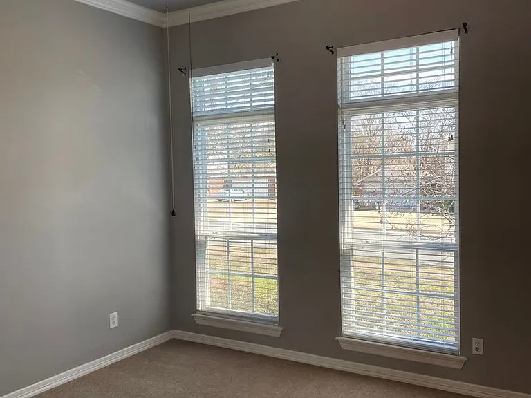 410 Ash St — Photo 11