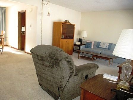 2nd image of 1331 E Gloria Dr