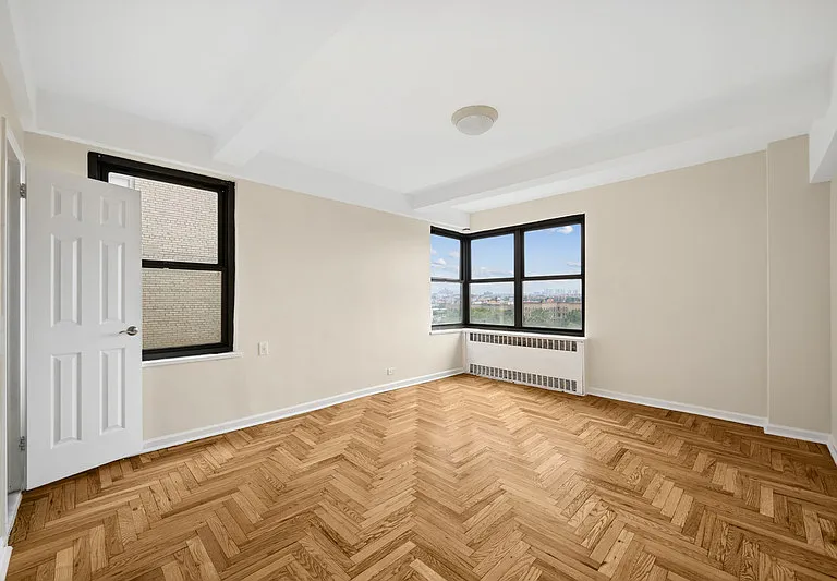 930 Grand Concourse #8F — Photo 2