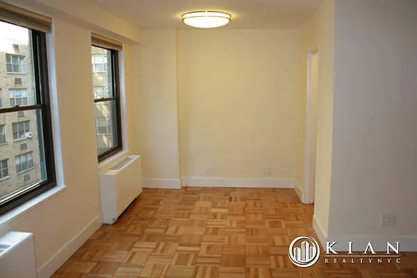 Rented by Kian Realty | media 10