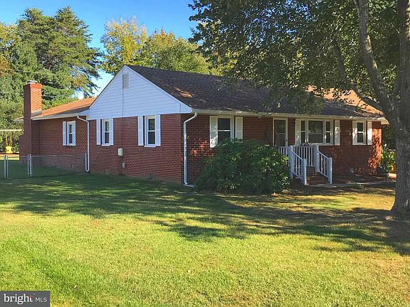 2nd image of 602 Culpeper St
