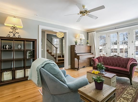3rd image of 610 S Catherine Ave