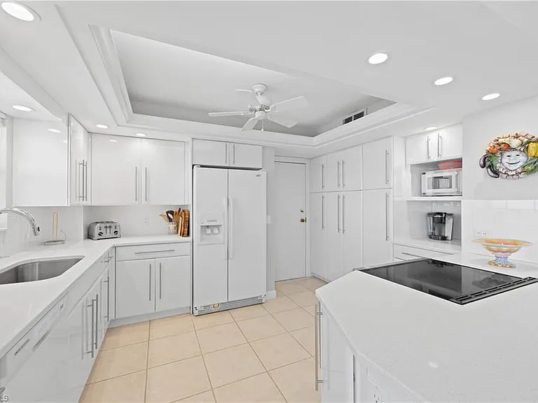 10691 Gulf Shore Dr #1102 — Photo 14