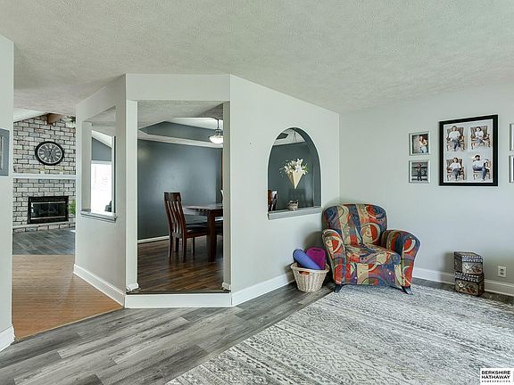 4th image of 5033 S 163rd St