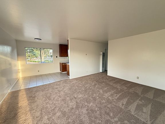 2nd image of 821 Coburn Ct APT D