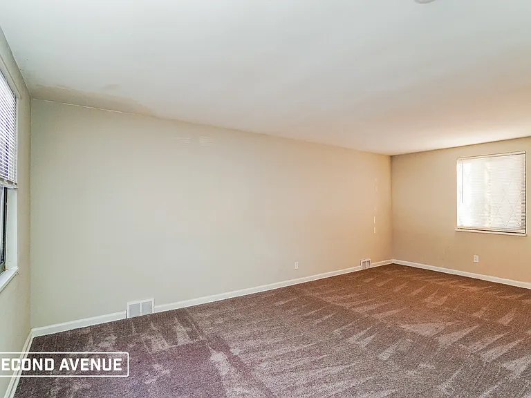 216 Grove Rd — Photo 4