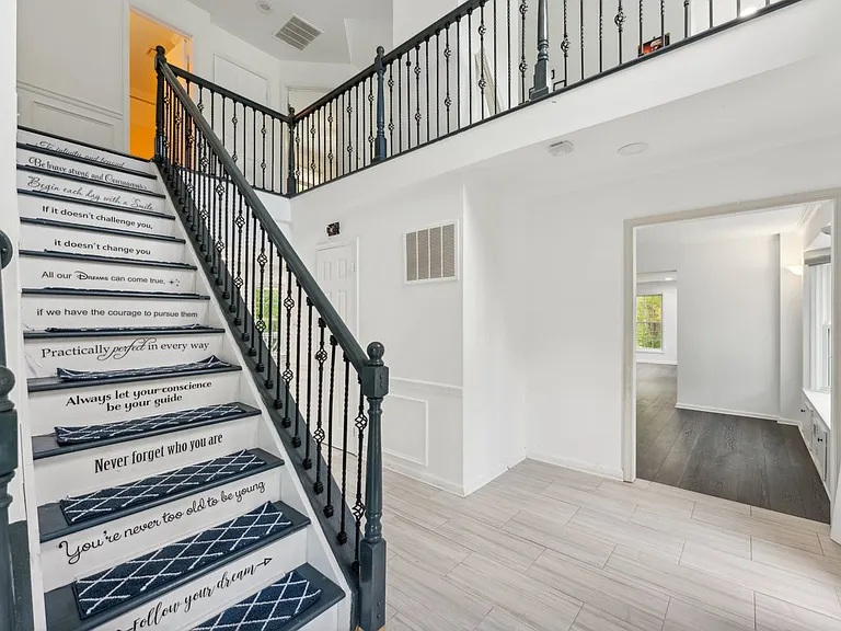 8403 Silverdale Ct — Photo 3