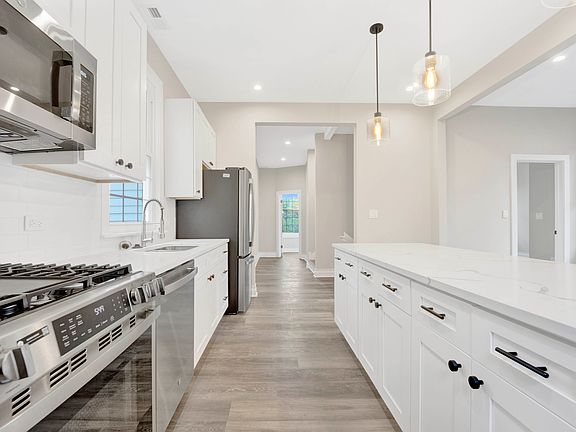3rd image of 33 N Brainard Ave APT 2