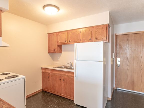 4th image of 3636 Minnehaha Ave #14