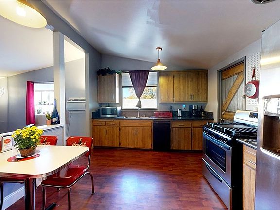 5th image of 27233 Hidaway Ave