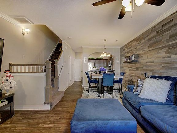 4th image of 418 Fishers Ct