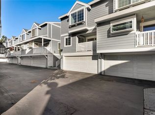 206 Mayfair Ln, Costa Mesa, CA 92627