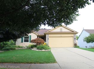 1822 Andover Blvd, Howell, MI 48843