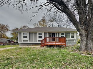 11624 Palmer Ave, Kansas City, MO 64134