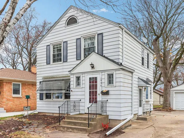 1946 South 95th STREET, West Allis, WI 53227