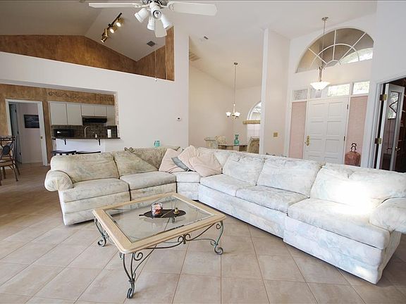5th image of 2829 Lexington Ct