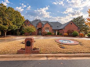 2422 Sunset Dr, Clinton, OK 73601