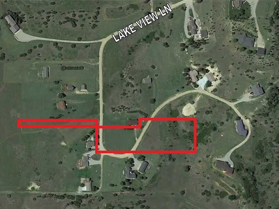 2nd image of 123 Lakeview Ln