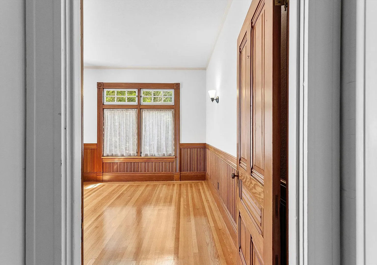 1236 Sherman St. #4 - Studio | 1 bath | Garden level in Gold Coast — Photo 2