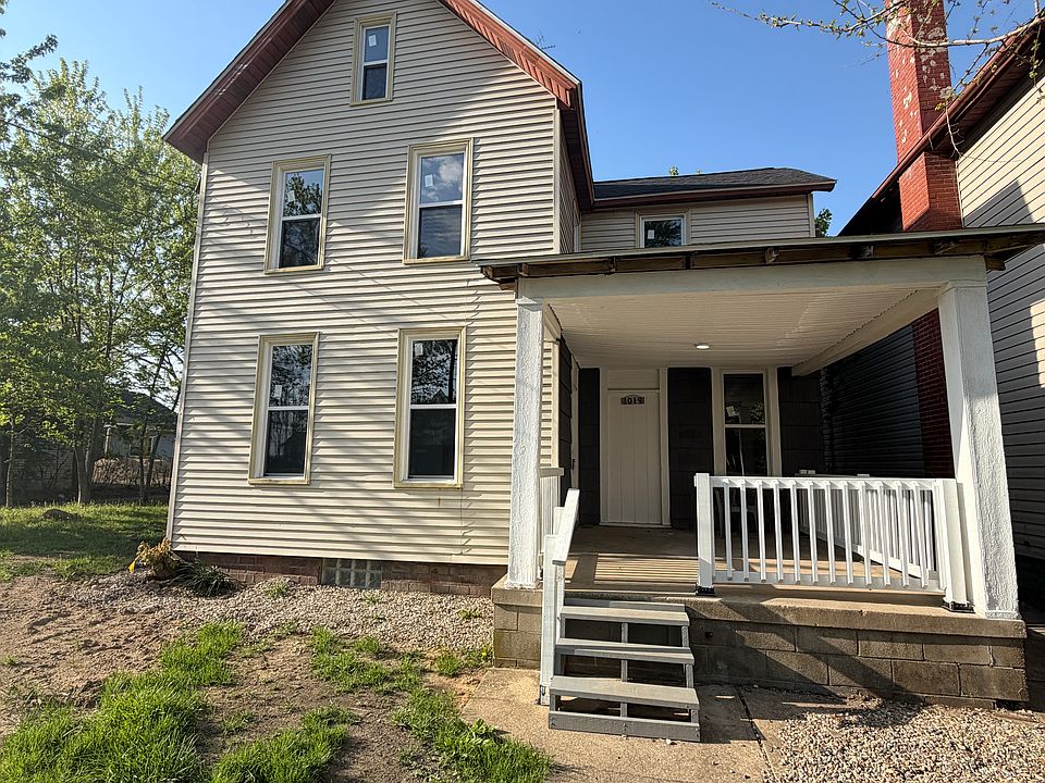 1st image of 1019 4th St NW